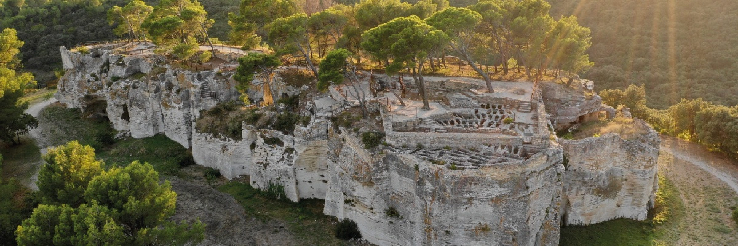 Image de Le monastère creusé dans la colline