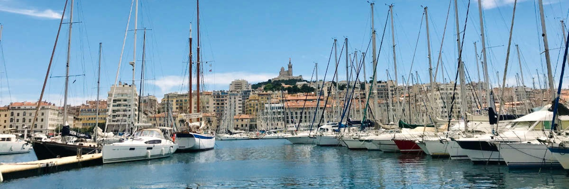 Image de Un port, l'un des plus beaux du bord des eaux.