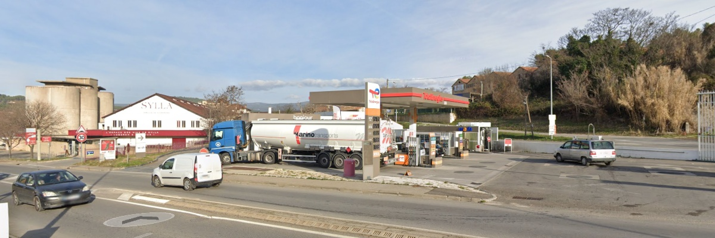 Image de Station carburant et lavage