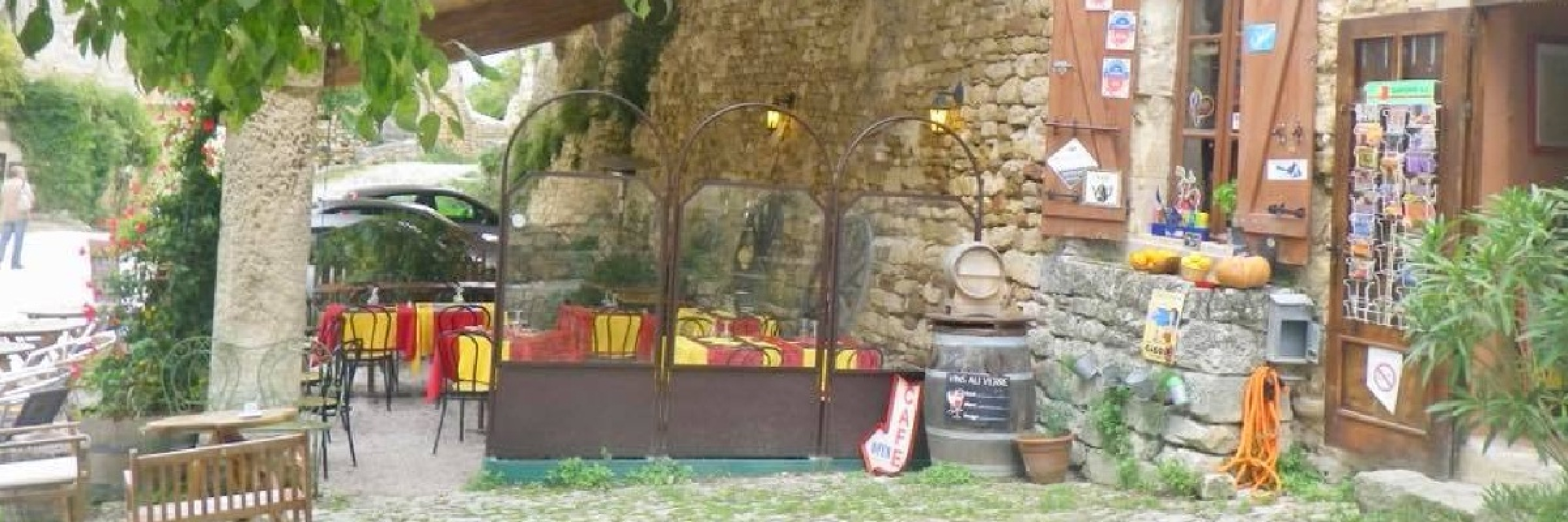 Image de Terrasse ombragée au cœur médiéval