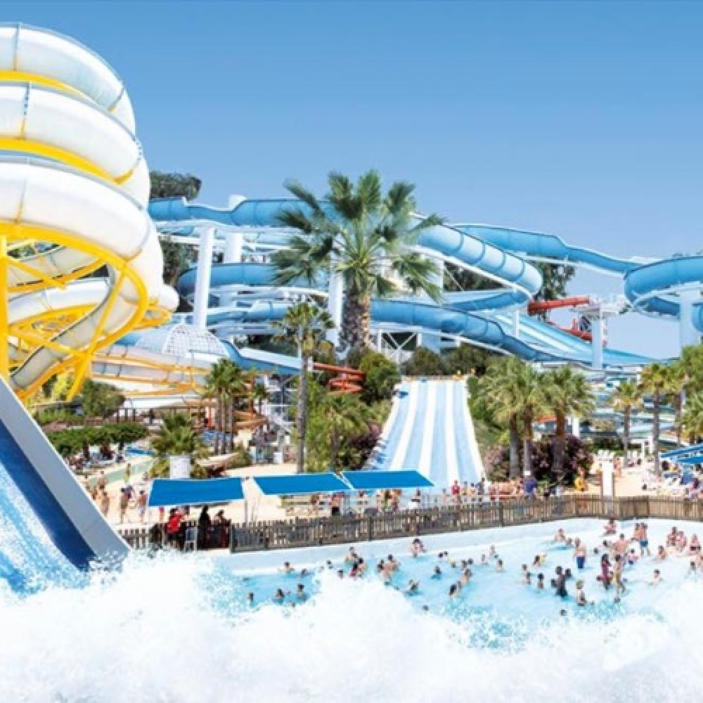 Méga-parc aquatique pour toute la famille