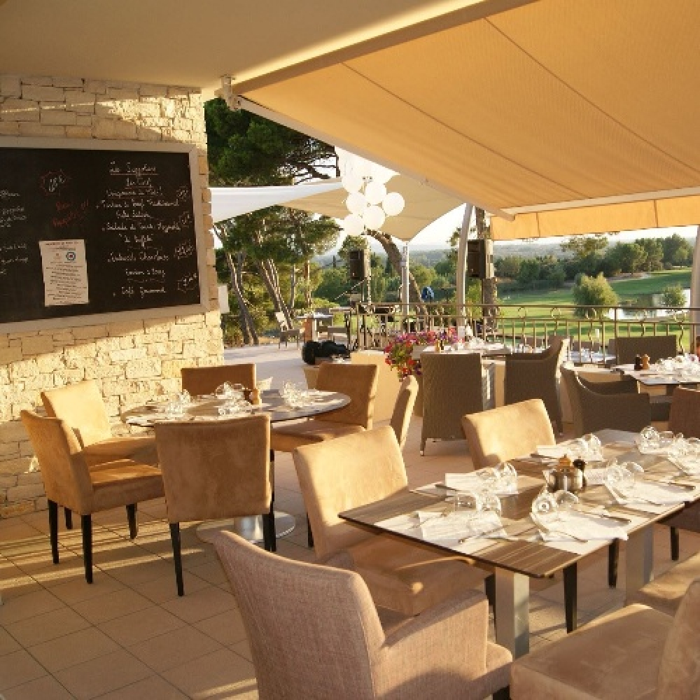 Vue panoramique, cuisine bistronomique provençale