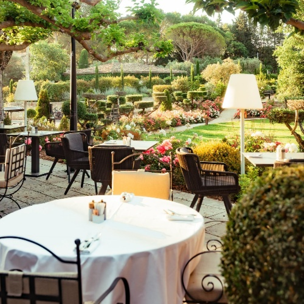 Gastronomie provençale dans un écrin des Alpilles